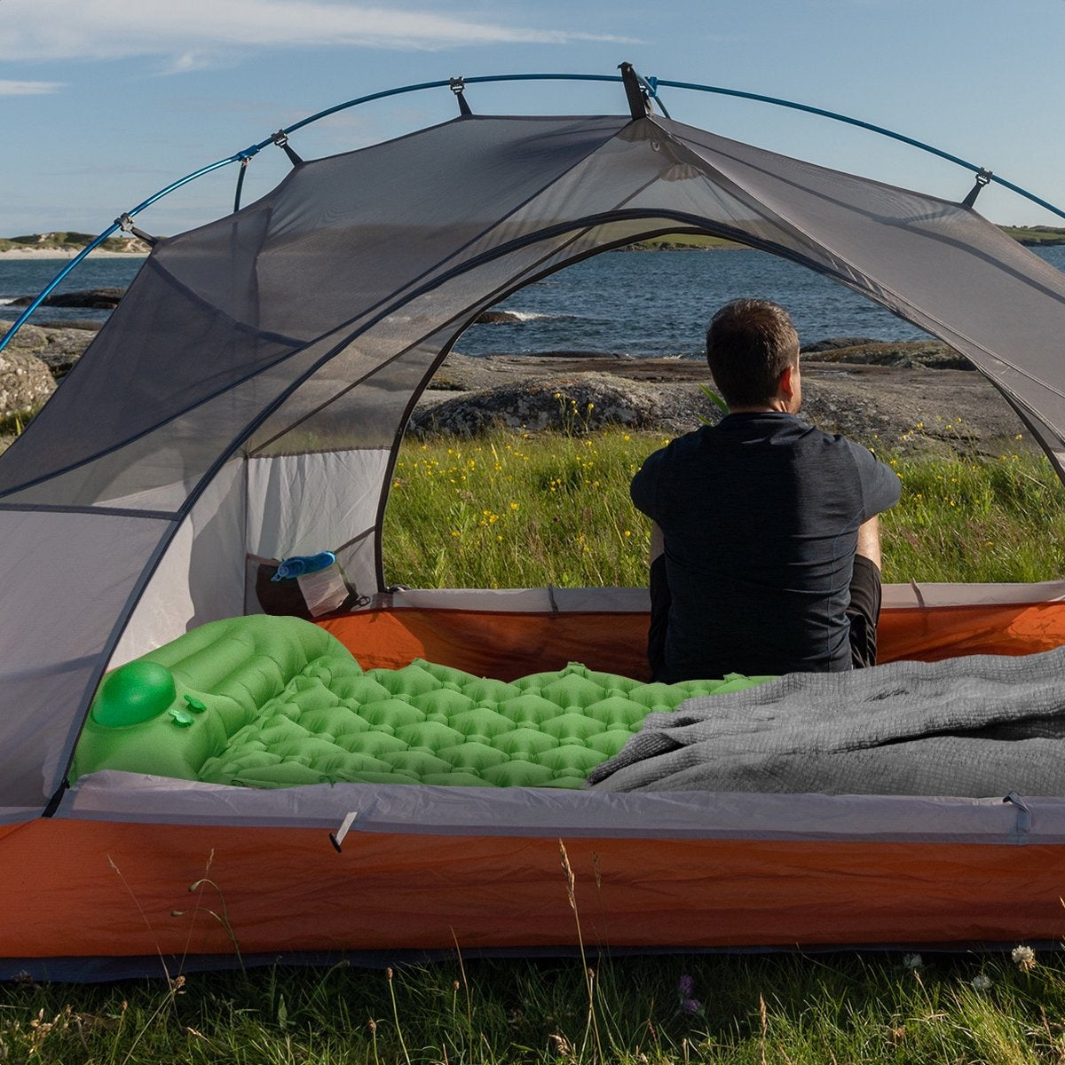 Matelas de couchage TRVLMORE - autogonflant - 1 personne - Pompe et oreiller intégrés - Vert