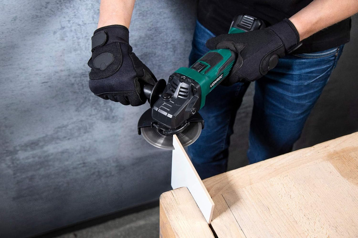 VONROC Accu Angle Grinder 115mm, VPower 20V (sans batterie ni chargeur) - Poignée latérale et sac de rangement inclus - Vert/Noir