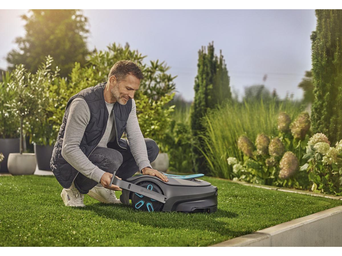 Tondeuse robot Gardena Smart Sileno Free 1200 - Silencieuse et efficace - Commande via l'application incluse