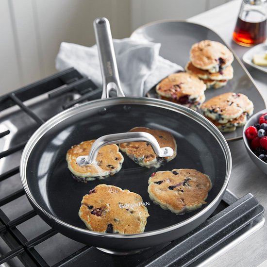 Poêle à induction en céramique Greenpan Omega avec couvercle, 30 cm - Sans PFAS - Poêle à induction - Poêle à induction - Lavable au lave-vaisselle - Résistante au four jusqu'à 200 °C - Résistante aux rayures - Empilable - Aluminium - Noir