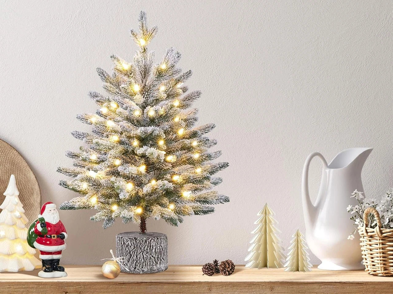 Yaheetech Mini Arbre de Noël Artificiel avec Neige - Φ45 x 61 cm - Equipé de lumières LED blanc chaud et d'un pied en métal et d'un support de forme - Pour table et rebord de fenêtre - PVC Vert et Métal