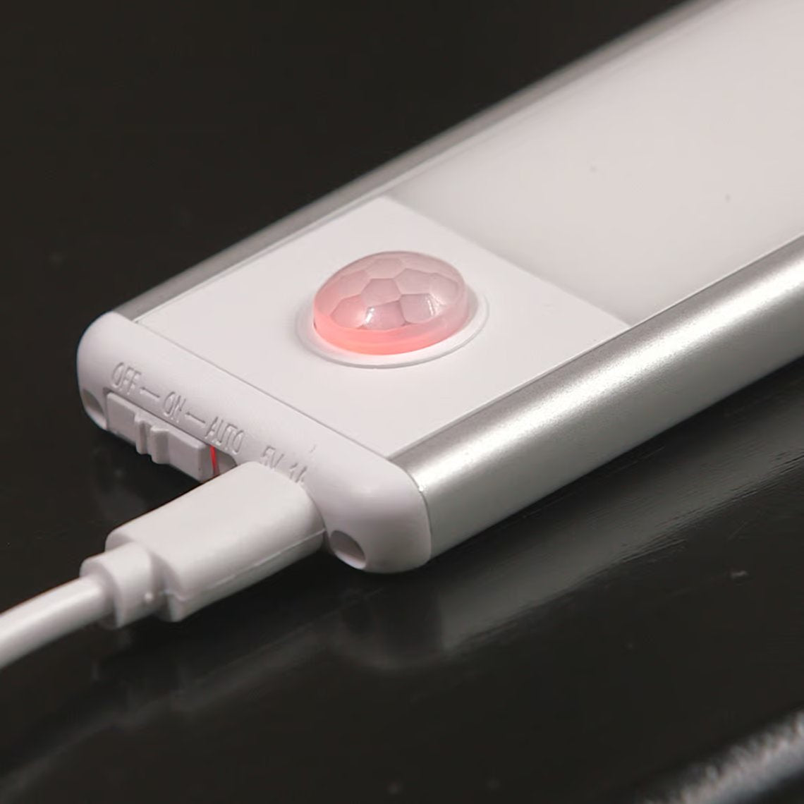 Bande lumineuse LED HandyLUX Slim Bright - Fixation magnétique - Avec détecteur de mouvement - Fonctionnement sans fil