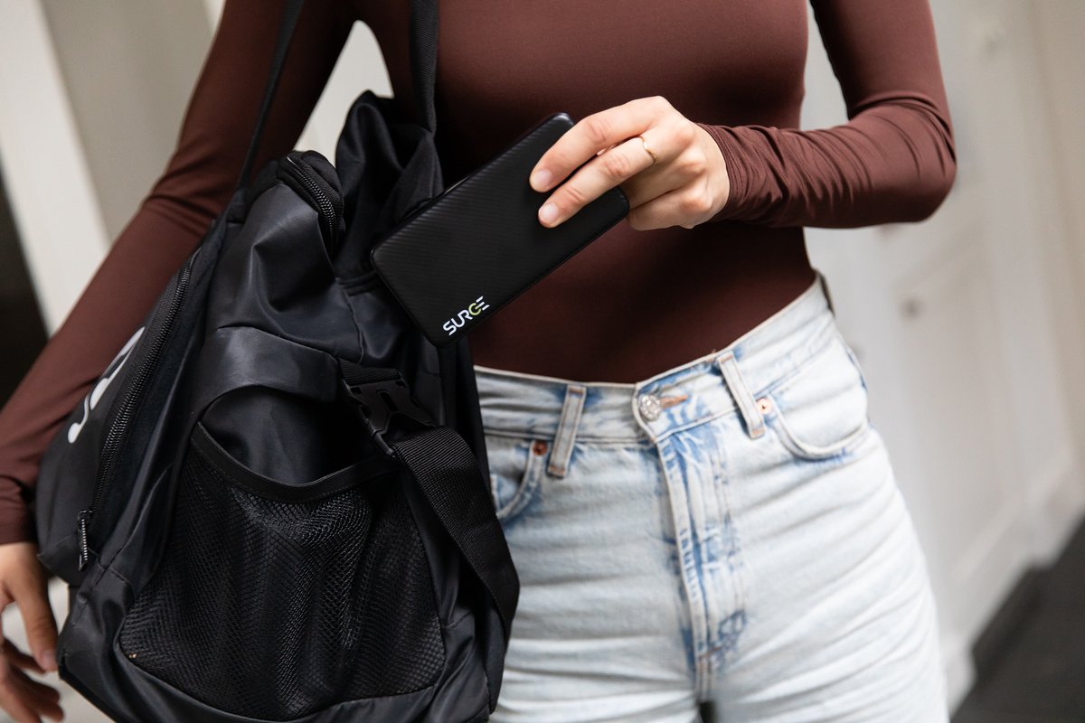 Surge Powerbank 20 000mAh - 22,5W Quick Charge 4.0 - Charge 3 appareils à la fois - Noir - 14,5 x 6,8 x 2,8 cm