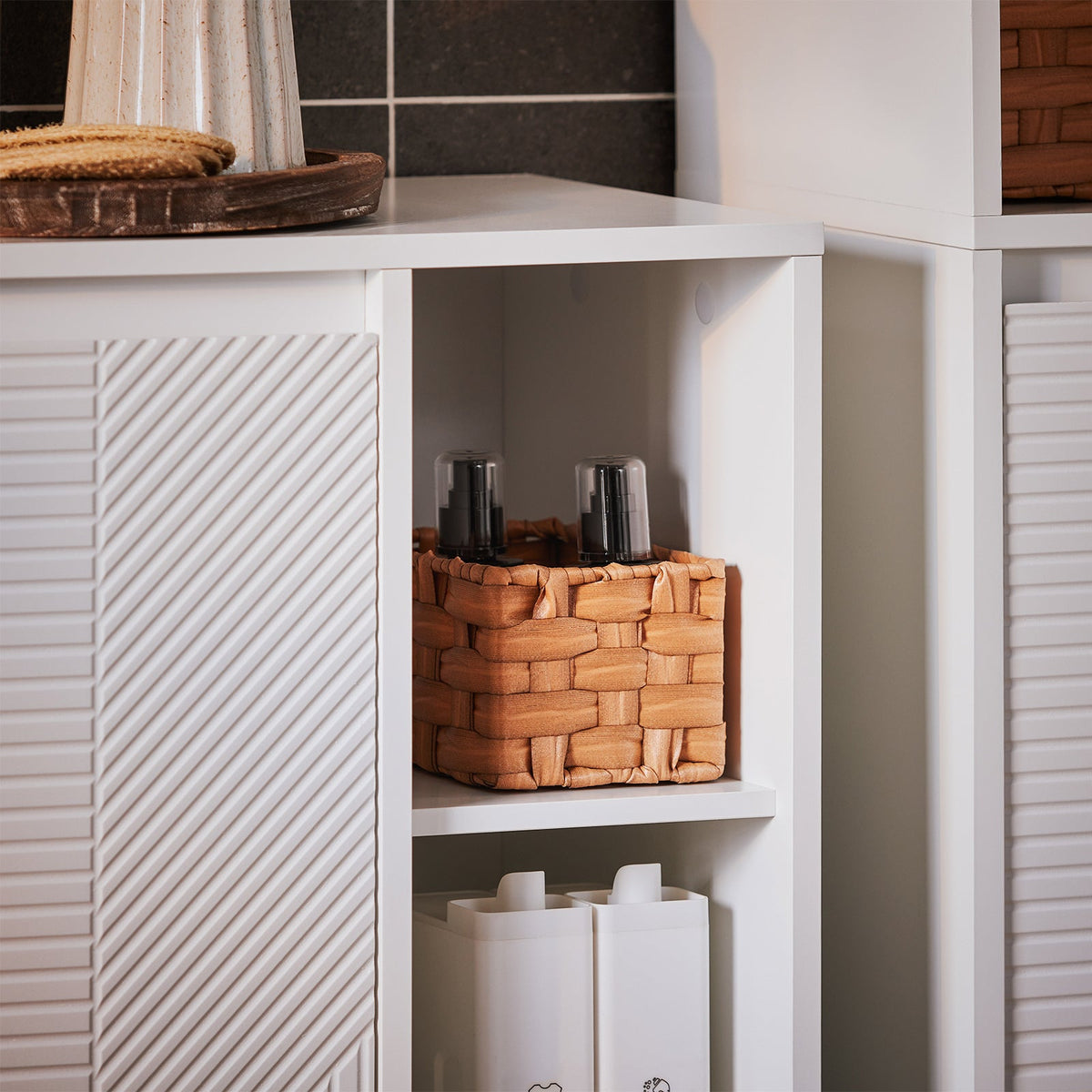 Meuble de salle de bain multifonctionnel - Meuble de salle de bain autoportant blanc avec portes et étagères - 50 x 86 x 30 cm