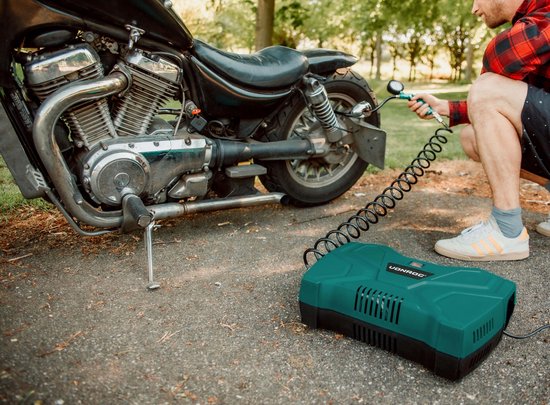 VONROC Compresseur portable - 1100W - 8 bar - sans huile - 180 l/m - 11 accessoires inclus