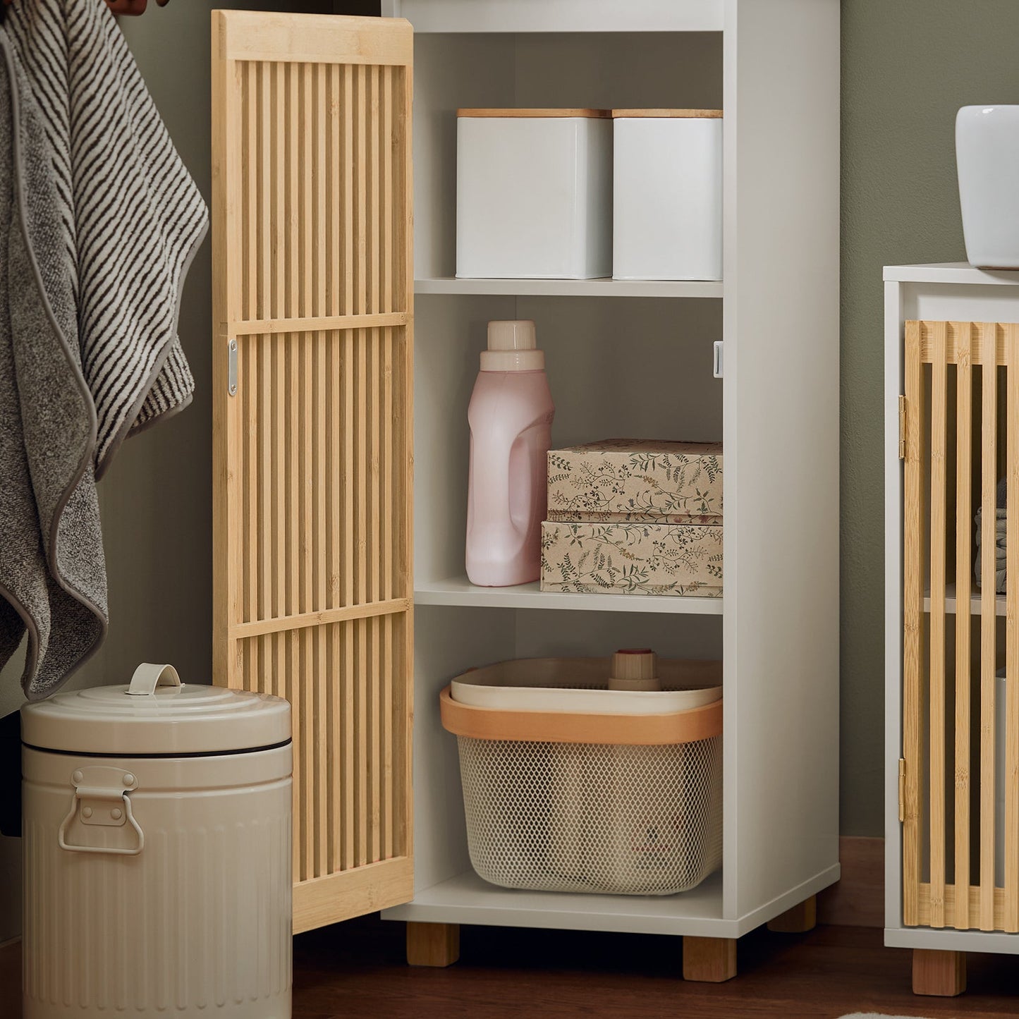 Meuble colonne de salle de bain SoBuy- BZR127-W - 33 x 33 x 165 cm - Bois laqué blanc et bambou- Blanc