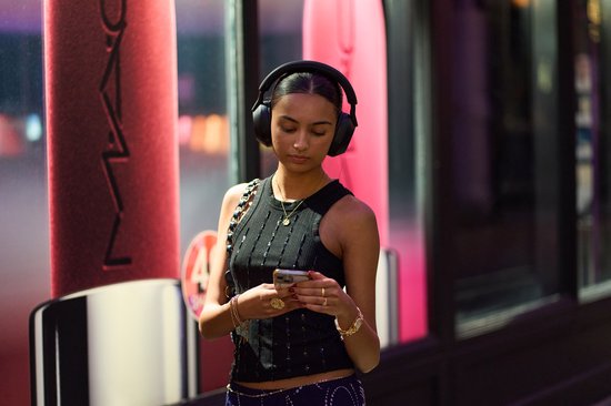 Sony WH-1000XM5SA - Casque d'écoute sans fil avec réduction du bruit - Edition limitée avec étui souple - Noir