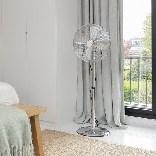 Ventilateur sur pied 40 cm - Boîtier métallique - 3 vitesses - Oscillation 85° - Tristar VE-5951