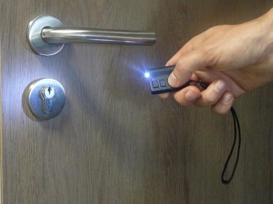 ÉMETTEUR 2 CANAUX AVEC ÉCLAIRAGE LED (VM166T)