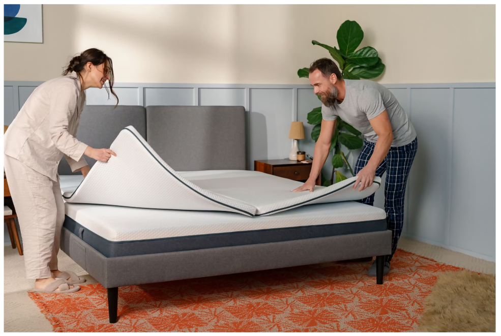 Emma - Surmatelas à bascule - 180 x 200 x 5 cm & design réversible - équipé d'une couche de mousse Airgocell et d'une housse lavable - pour un sommeil doux ou ferme - Polyester blanc et mousse HR