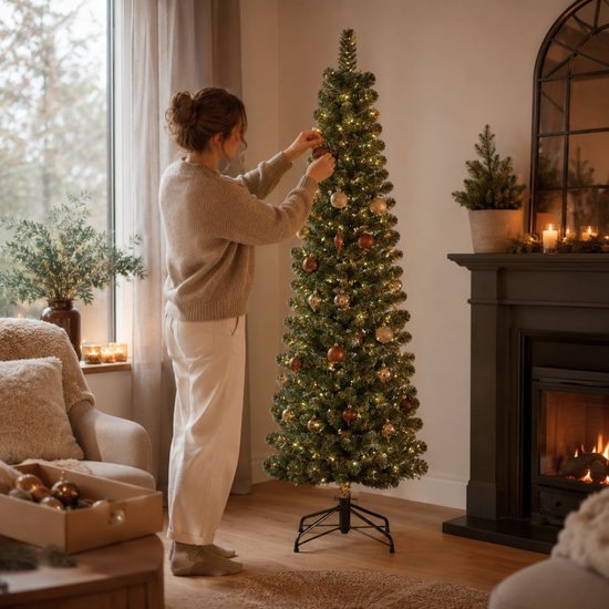 Black Box Trees Charlton Arbre élancé - Sapin de Noël en forme de colonne avec structure articulée - Décoration de Noël avec des aiguilles en PVC d'aspect naturel - Sapin artificiel modèle élancé - H 215 x Ø 56 cm - Vert