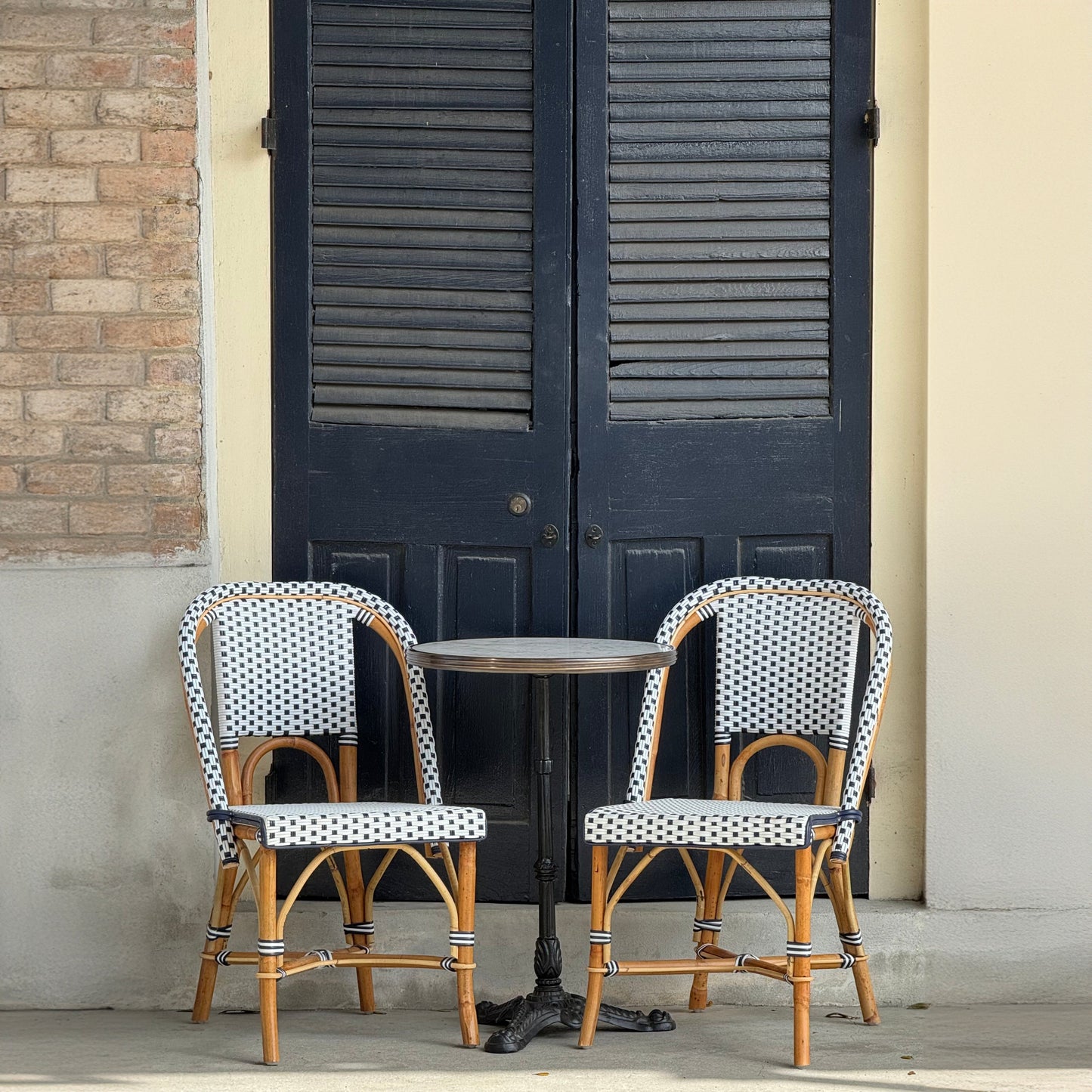 Table de bistrot en marbre de Carrare italien blanc - 51 cm Ø - Base en fonte noire