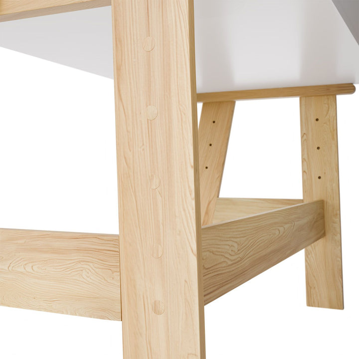 Bureau pour enfants Juskys Fietje Plus avec plateau réglable et rangement - Blanc/Naturel - 94 x 76 x 63 cm