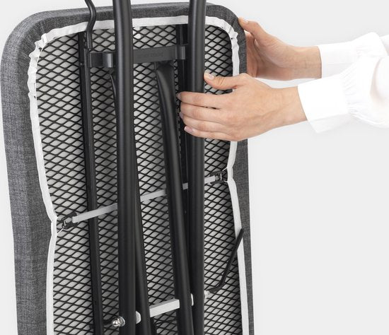 Brabantia Table à repasser C - avec support de réglage de la vapeur - 124 x 45 cm - Métallisé