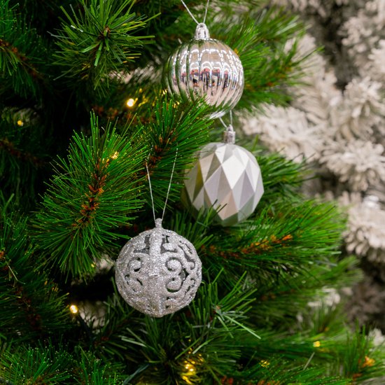 Giftsome Set de boules de Noël argentées - 60 boules de Noël en plastique - avec pic argenté - Décoration de Noël - Ø6/7 cm