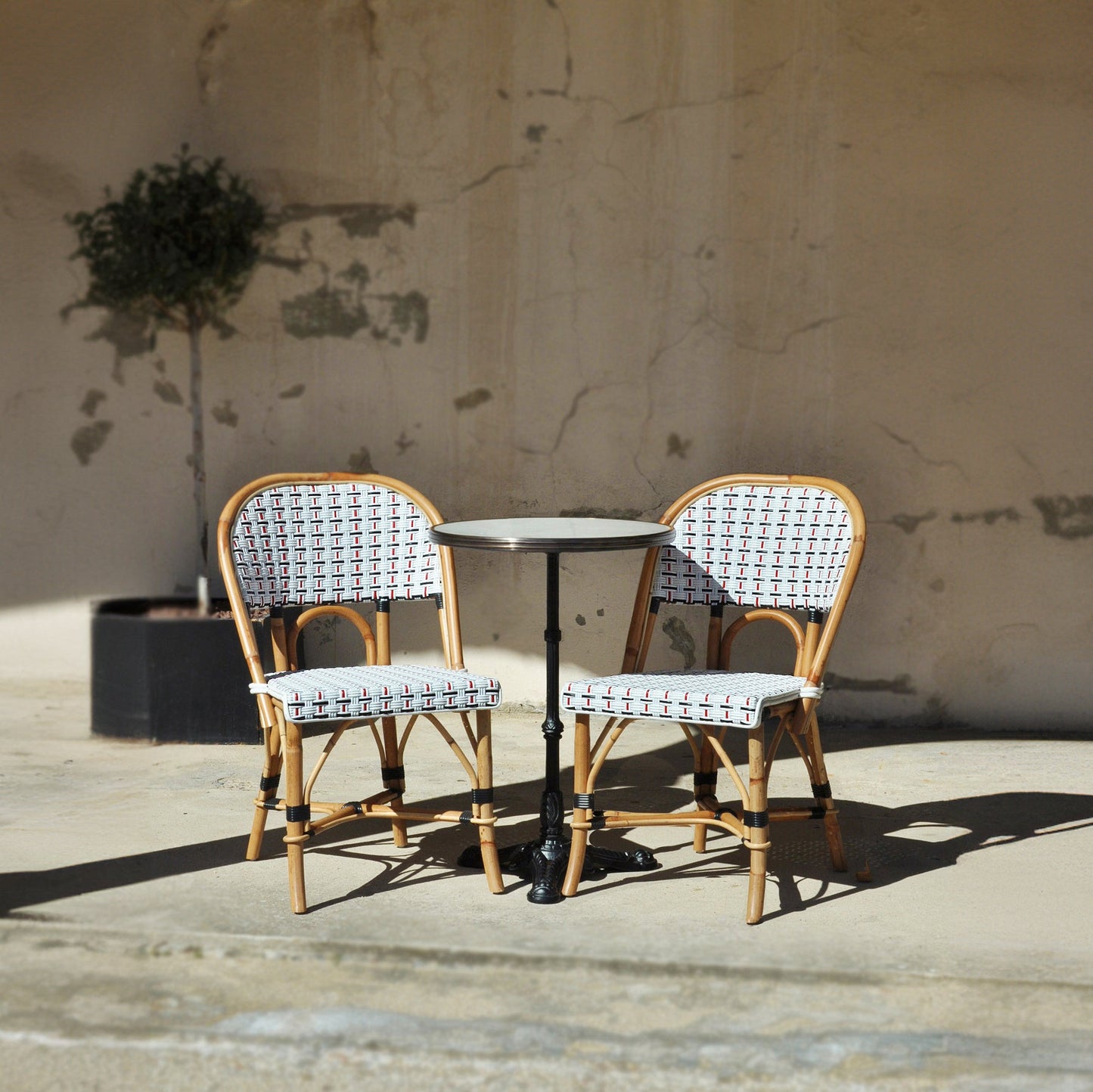 Table de bistrot en marbre de Carrare italien blanc - 51 cm Ø - Base en fonte noire