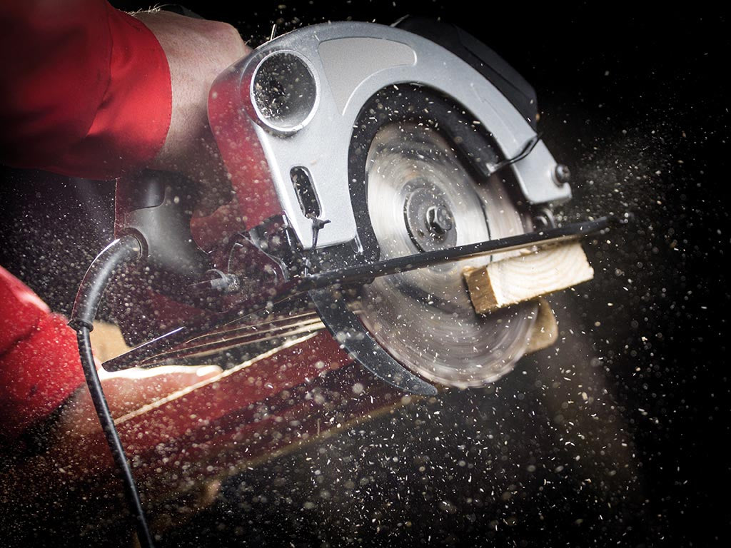 Chevalet de sciage Toolland en métal, pliable – Doté de sept positions de hauteur réglables, d'une surface d'appui antidérapante et d'une poignée – Pour l'atelier et le chantier – Métal noir – 180 kg