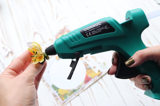 VONROC Pistolet à colle - 70W - Ø11,2MM - fonction anti-goutte - 8 bâtons de colle inclus