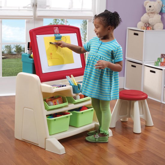 Step2 Flip & Doodle bureau chevalet avec chaise pour enfants - 2-en-1 bureau et chevalet pour enfants en plastique / plastique - Table de bricolage avec espace de rangement