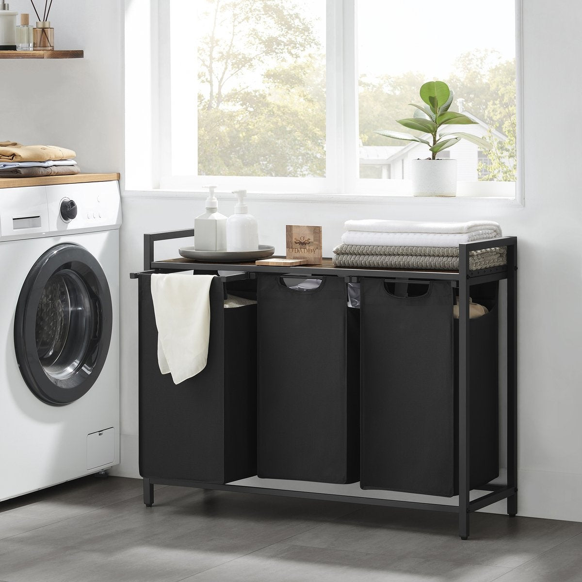 O'DADDY® Panier à linge 3 compartiments - trieur de linge - extensible avec étagère - 92.5 x 33 x 71 cm - panier à linge - 168 L divisé en 3 poches - paniers à linge - panier à linge métal noir - bois brun