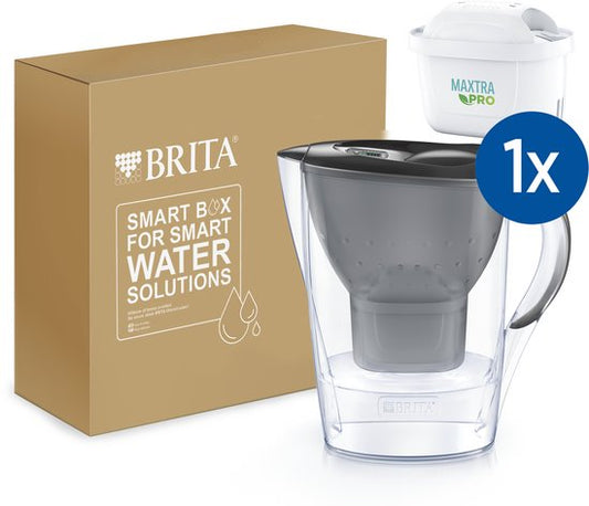 Carafe filtrante BRITA Marella Grise - 2,4 L – avec 1 cartouche filtrante MAXTRA PRO Pure Performance – Tient dans le réfrigérateur - Filtre l'eau potable pour éliminer le calcaire, le chlore, les PFAS, les herbicides, les pesticides et plus encore*