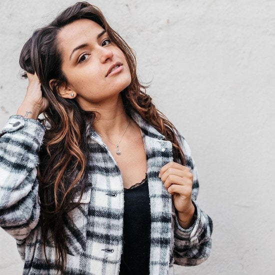 Yolora Collier pour femme avec pendentif en cristal Kalpa Camaka - Couleur argent - Plaqué or blanc 18K - Emballé - Cadeau de fête des mères