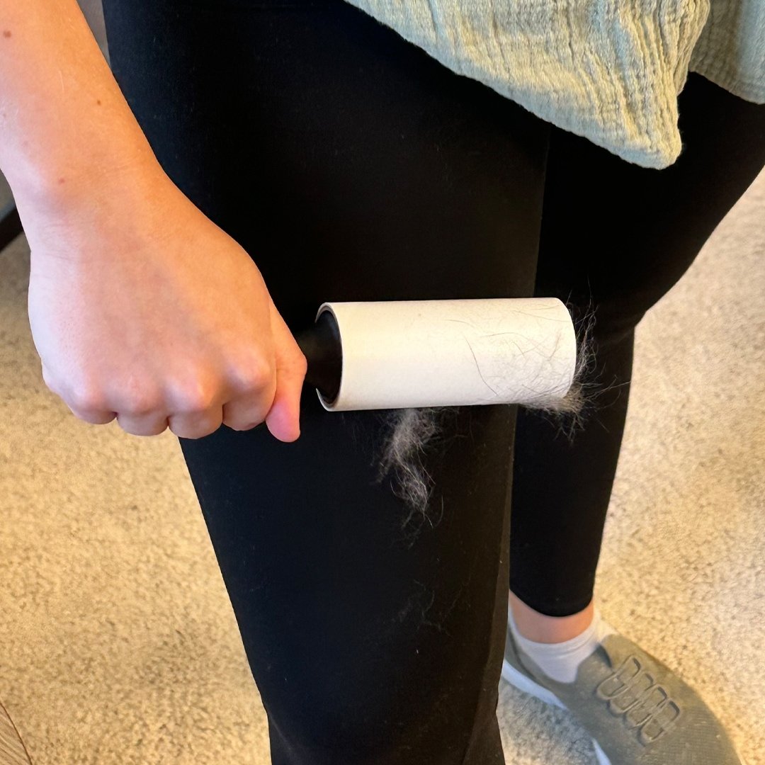 Rouleau anti-peluches Livington - Élimine les peluches et les poils - Rouleau adhésif réutilisable - Convient à de nombreuses surfaces