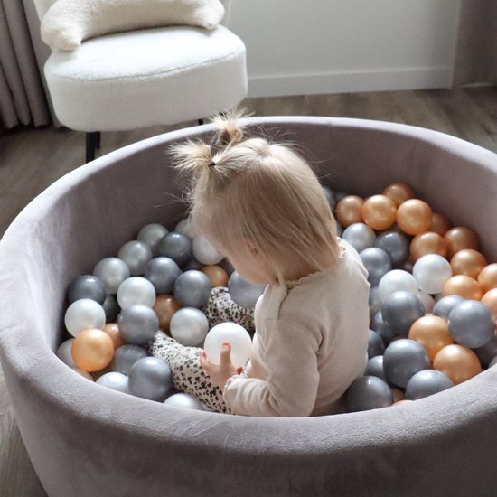 Piscine à balles Sunny Boaz avec 160 balles, couleur « Velvet Gris » – Balles blanches/grises/dorées de Ø 7 cm – Piscine à balles ronde de Ø 90 x 30 cm