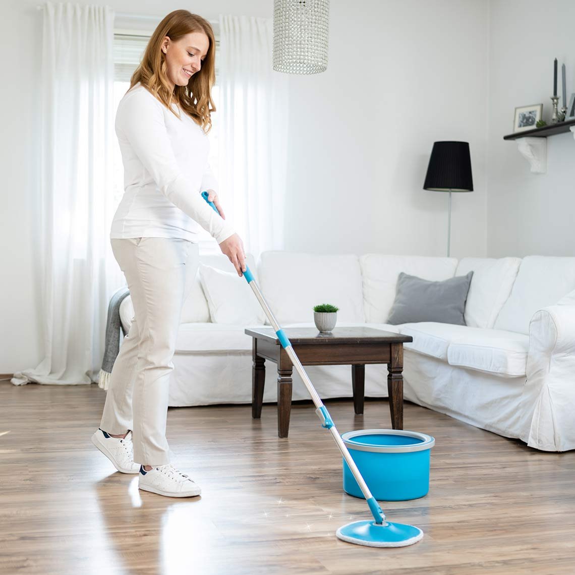 Livington Clean Water Spin Mop - De l'eau toujours propre - Nettoyant et tampons inclus - Pour tous les types de sols