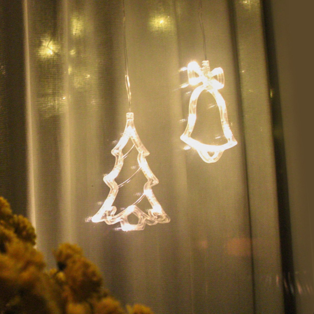 Giftmas Décoration suspendue LED Cloche de Noël & Arbre de Noël Blanc Chaud 14x18.3 cm - Alimentation par piles - Décorations de fenêtres pour l'intérieur