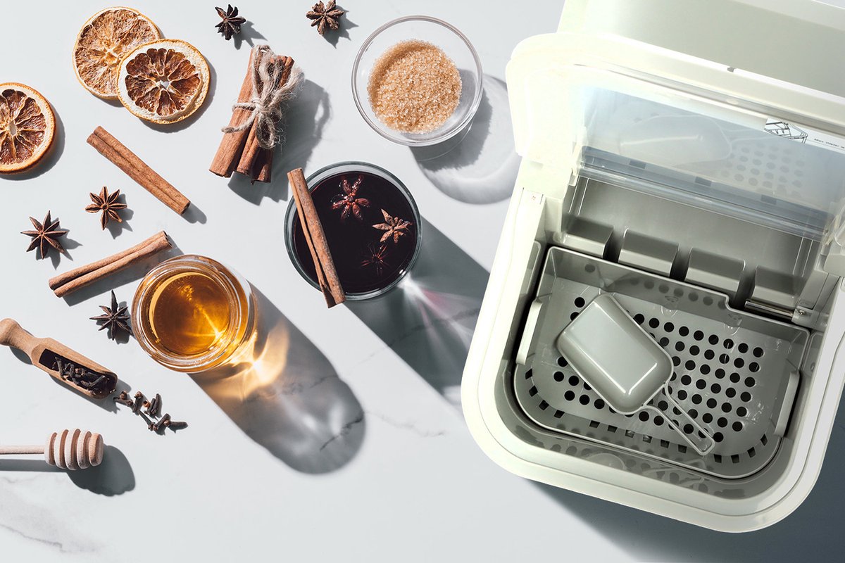 TZS First Austria 5104 Machine à glaçons - Machine à glaçons avec cuillère et bac de récupération - 2.2L - Blanc