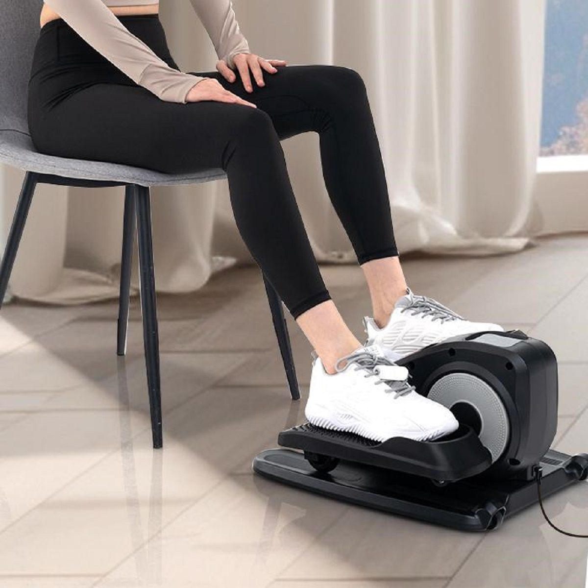 Appareil d'entraînement elliptique Coast à placer sous le bureau - électrique - avec écran et télécommande - noir