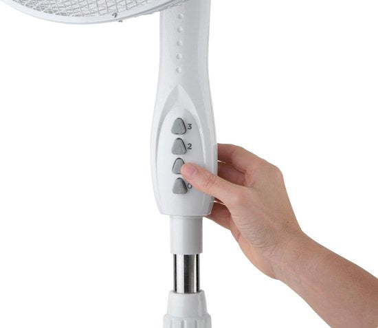 BLACK+DECKER Ventilateur de sol BXEFP40E - Oscillant - 3 vitesses de vent - Blanc
