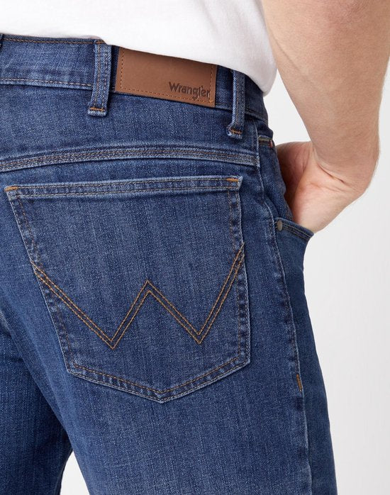 WRANGLER STRAIGHT DARKSTONE REGULAR JEANS- MEN