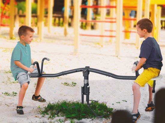 Balançoire pivotante AXI en métal anthracite / crème - Balançoire pour enfants à partir de 3 ans, pivotante à 360° - Balançoire pour aire de jeux / jardin / extérieur