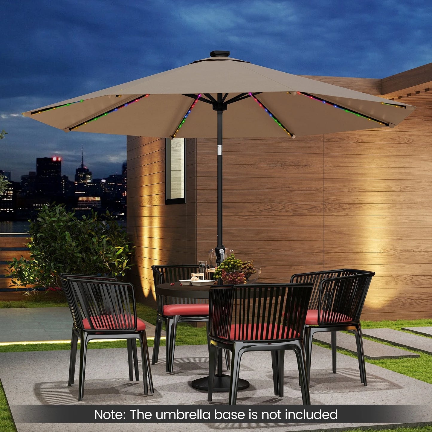 Parasol Coast avec éclairage LED à énergie solaire – Doté de neuf modes d'éclairage, d'un système d'inclinaison manuel et d'une poignée rotative pratique – Pour le jardin et la terrasse – Polyester beige et métal – 290 cm de largeur et 247 cm de hauteur
