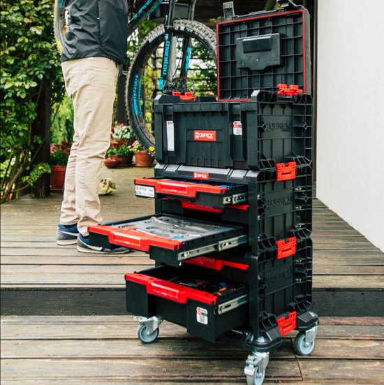 Qbrick System - PRO Transport Platform - 506 x 325 x 140 mm - Plastique noir - Base mobile avec 4 roulettes pivotantes et 2 freins - Poids maximum de 100 kg