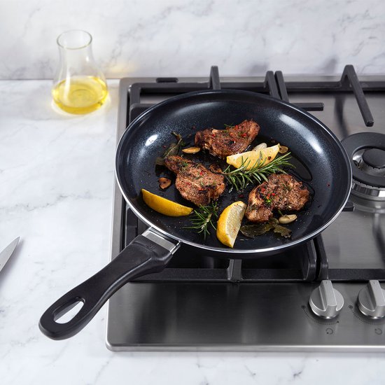 BK Vivid : ensemble de casseroles antiadhésives en céramique, 13 pièces - Ø 16-28 cm - Poêle à frire - Poêle à sauter - Sans PFAS – Batterie de cuisine compatible induction – Résistante au four jusqu'à 160 °C – Lavable au lave-vaisselle – Chauffage rapide
