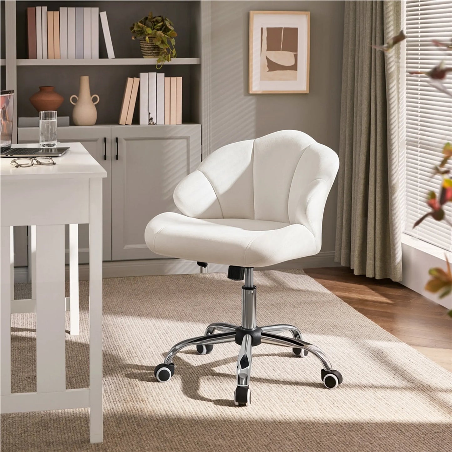 Yaheetech Chaise de bureau en forme de coquillage - avec fonction pivotante, hauteur réglable par vérin à gaz et dossier rembourré - pour le bureau à domicile et la chambre à coucher - polyester blanc et métal - 60 x 60 x 76,5-86 cm
