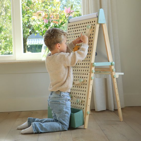 Sunny Mika Activités – Petit âne en bois pour enfants – Âne ludique avec tableau blanc, tableau à craie, tableau magnétique et tableau à picots – Comprend un rouleau de papier, des aimants, des craies, une gomme, des accessoires pour le tableau à picots e