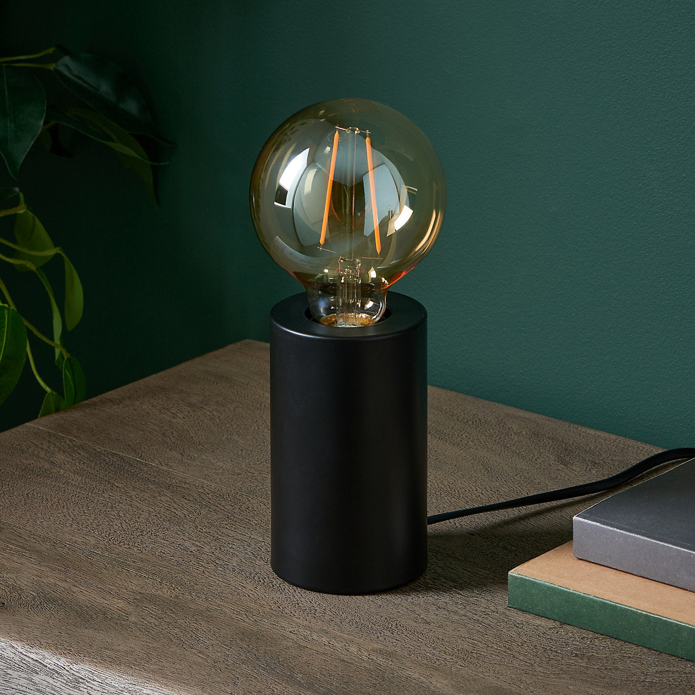 Pied de lampe de table Harbour Studio Reno, noir mat - Cylindrique - E27 - Avec interrupteur sur le cordon