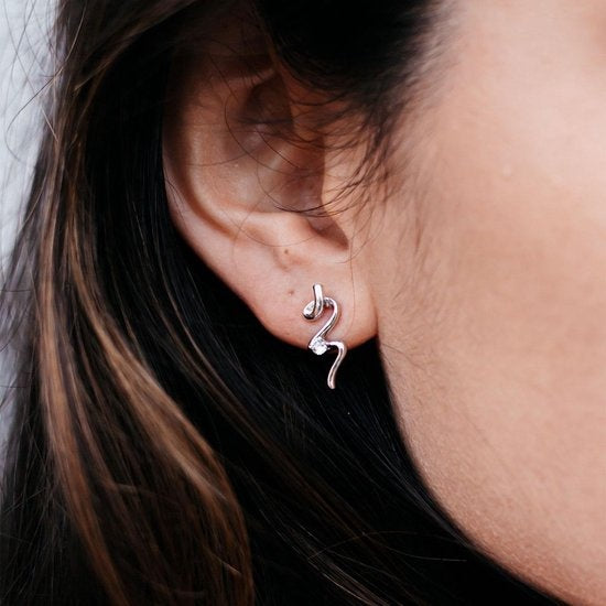 Yolora Boucles d'oreilles pour dames avec cristaux Kalpa Camaka - Couleur argentée - Plaqué or blanc 18K - Boucles d'oreilles