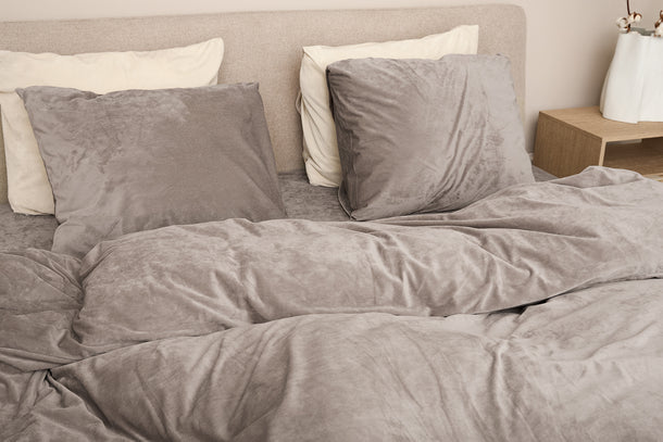 Sjumo - Silky Smooth Splittopper Fitted Sheet - 180x200/210 cm - Warm Grey Cotton Satin - High Quality Gloss & Silky Soft - Anti-allergic & Breathable - For Adjustable Beds