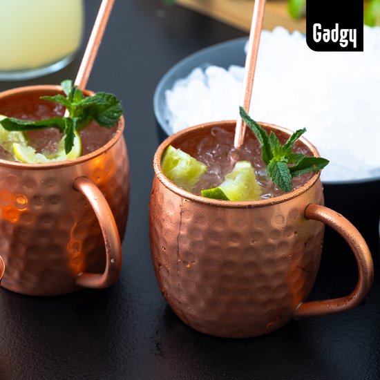 Gadgy Moscow Mule Cups 4-Piece Set - 100% Copper - Cocktail Set : 4 verres à cocktail, 4 pailles et 1 mesure de bar - Cadeau pour femme et homme