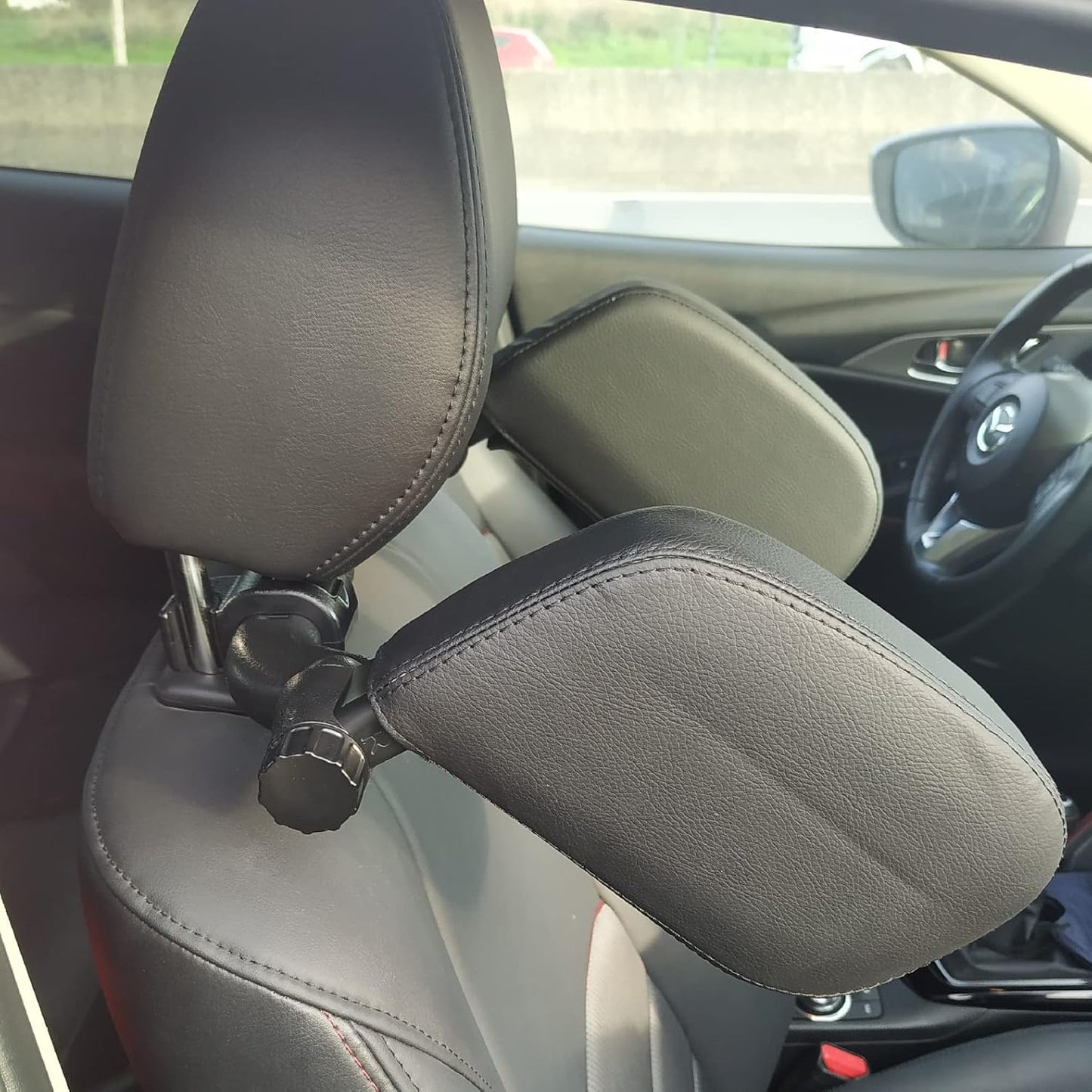 Appui-tête et coussin de nuque Led Atomant pour voiture, en cuir noir - Appui-tête réglable pour voiture - Distance entre les tiges : 10 cm