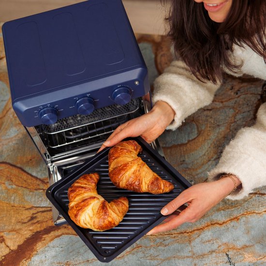 Safecourt Four Airfyer 6-en-1 - 100% sans PFAS - 6 programmes - 80 à 230 degrés - Airfryer, cuire, rôtir, toaster, griller & réchauffer - Bleu