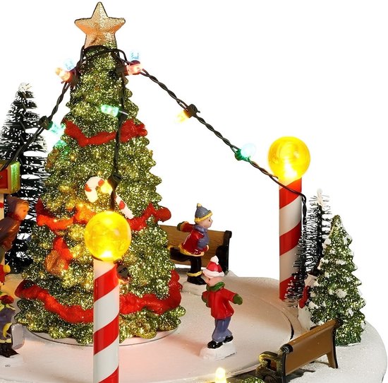 Luville Village de Noël avec scène de sapin et patinoire - Décoration de Noël avec figurines animées et éclairage LED - Guirlande à piles - Guirlandes de Noël d'intérieur - 22 x 22 x 18,5 cm - Blanc