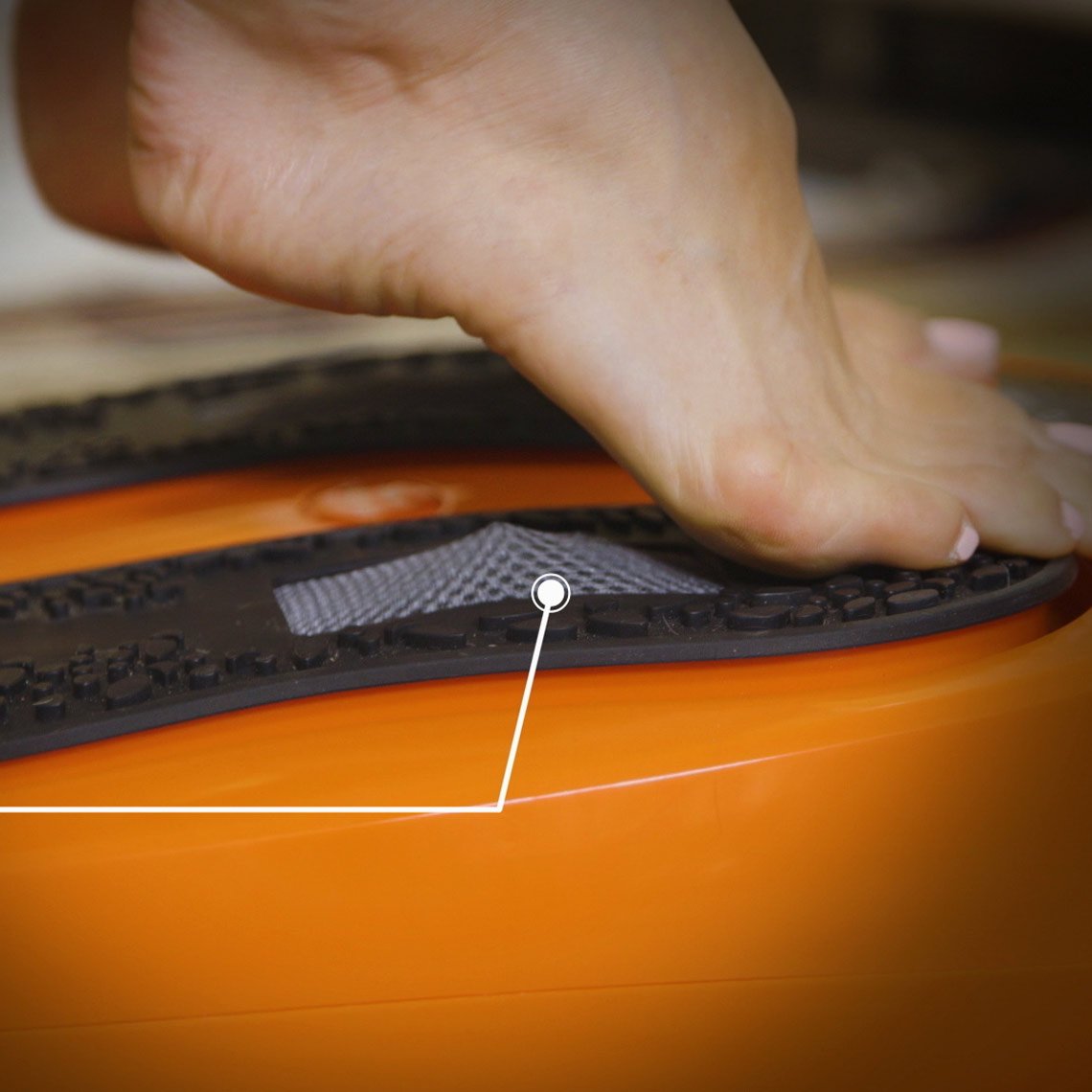 Appareil de massage des pieds VibroLegs - Oscillation et acupression - Coussinets en silicone amovibles - Télécommande incluse