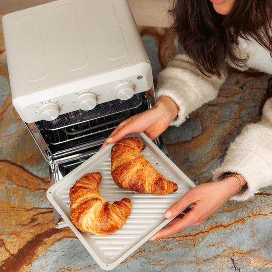 Safecourt Four Airfyer 6-en-1 - 100% sans PFAS - 6 programmes - 80 à 230 degrés - Airfryer, cuire, rôtir, toaster, griller et réchauffer - Beige
