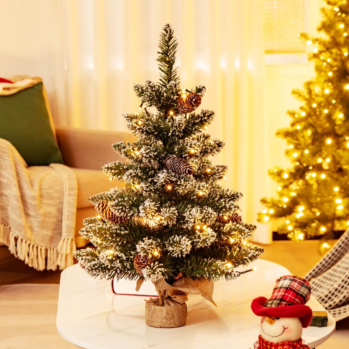 Coast Artificial Christmas Tree Table Top 64 cm Green - Mini sapin de Noël avec neige - 50 LED - 8 niveaux de lumière